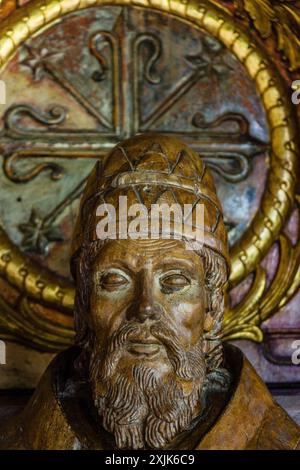 Immagine dell'eterno padre, scolpito in legno di cedro, XVII secolo, ex convento di Santo Domingo, Antigua Guatemala, dipartimento di Sacatepéquez, Guatemala Foto Stock