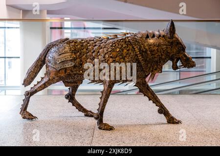 Lupo di ferro riciclato, Cristino Diez, Museo de la Evolución humana, MEH, Burgos , Spagna Foto Stock