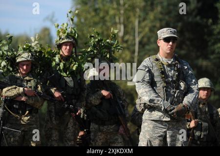 Yavoriv, Ucraina - 19 settembre 2014: I militari ucraini e statunitensi prendono parte al "Tridente rapido", esercitazioni militari internazionali presso l'addestramento di Yavoriv Foto Stock