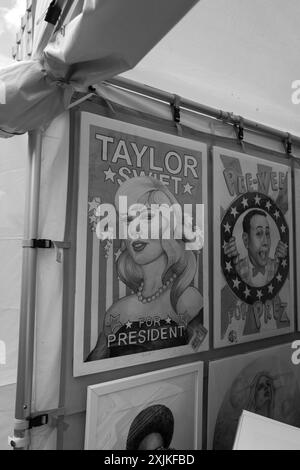 Poster di Taylor Swift per Presidente in mostra alla Ann Arbor Art Fair, Ann Arbor Michigan USA Foto Stock