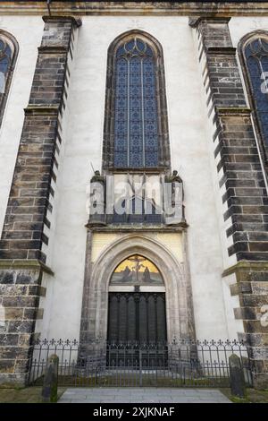 Tutte le Chiesa di San o Chiesa del Castello, Theses door where Martin Lutero Posted in Latino le sue 95 tesi, Lutero City Wittenberg, Sassonia Anhalt, Germania Foto Stock