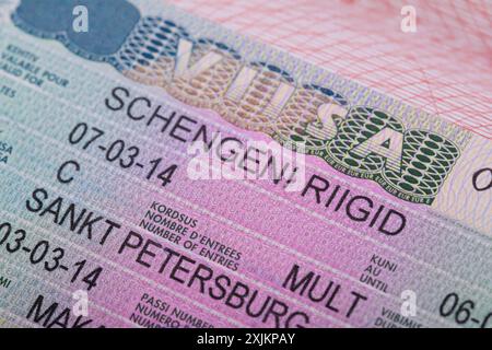 Frammento del visto Schengen dell'Estonia nel passaporto Foto Stock