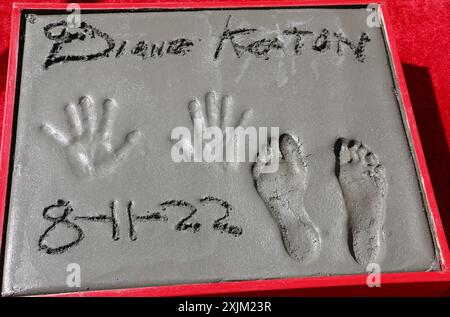 Diane Keaton alla Diane Keaton Hand- and Footprint Ceremony tenutasi al TCL Chinese Theater di Hollywood, USA, l'11 agosto 2022 Foto Stock