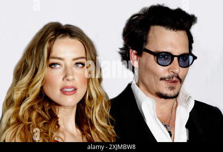 Amber Heard e Johnny Depp al 9° Gala annuale del cielo dell'Art of Elysium tenutosi al 3LABS di Culver City, USA il 9 gennaio 2016 Foto Stock