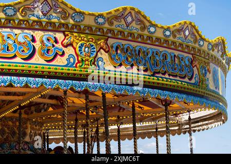 Brighton, East Sussex, Regno Unito, 15 luglio 2022: Veduta della giostra sul molo di Brighton il 15 luglio 2022 Foto Stock