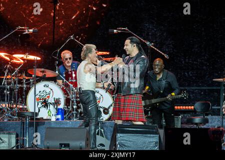 Peter Maffay e Bülent Ceylan. 18.07.2024 spielte Peter Maffay im Rahmen Seiner Farewell-Tour ein Konzert im Deutsche Bank Park a Francoforte sul meno. MIT dabei waren Gäste wie Anastacia, Johannes Oerding und Bülent Ceylan. *** Peter Maffay e Bülent Ceylan il 18 luglio 2024, Peter Maffay suonò un concerto al Deutsche Bank Park di Francoforte sul meno come parte del suo Farewell Tour, con ospiti tra cui Anastacia, Johannes Oerding e Bülent Ceylan KONZPETERMAFFAY Foto Stock