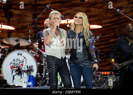 Peter Maffay und Anastacia. 18.07.2024 spielte Peter Maffay im Rahmen Seiner Farewell-Tour ein Konzert im Deutsche Bank Park a Francoforte sul meno. MIT dabei waren Gäste wie Anastacia, Johannes Oerding und Bülent Ceylan. *** Peter Maffay e Anastacia il 18 luglio 2024, Peter Maffay suonò un concerto al Deutsche Bank Park di Francoforte sul meno come parte del suo Farewell Tour. Gli ospiti includevano Anastacia, Johannes Oerding e Bülent Ceylan KONZPETERMAFFAY Foto Stock