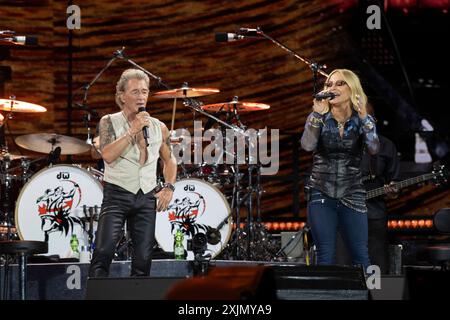 Peter Maffay und Anastacia. 18.07.2024 spielte Peter Maffay im Rahmen Seiner Farewell-Tour ein Konzert im Deutsche Bank Park a Francoforte sul meno. MIT dabei waren Gäste wie Anastacia, Johannes Oerding und Bülent Ceylan. *** Peter Maffay e Anastacia il 18 luglio 2024, Peter Maffay suonò un concerto al Deutsche Bank Park di Francoforte sul meno come parte del suo Farewell Tour. Gli ospiti includevano Anastacia, Johannes Oerding e Bülent Ceylan KONZPETERMAFFAY Foto Stock