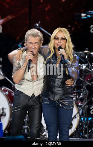 Peter Maffay und Anastacia. 18.07.2024 spielte Peter Maffay im Rahmen Seiner Farewell-Tour ein Konzert im Deutsche Bank Park a Francoforte sul meno. MIT dabei waren Gäste wie Anastacia, Johannes Oerding und Bülent Ceylan. *** Peter Maffay e Anastacia il 18 luglio 2024, Peter Maffay suonò un concerto al Deutsche Bank Park di Francoforte sul meno come parte del suo Farewell Tour. Gli ospiti includevano Anastacia, Johannes Oerding e Bülent Ceylan KONZPETERMAFFAY Foto Stock