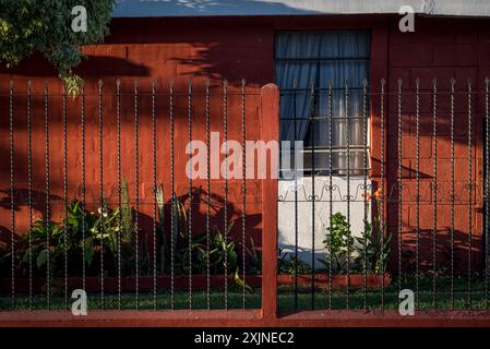 Dettagli della casa nel centro della città di epoca coloniale spagnola, Antigua, Guatemala, America centrale Foto Stock