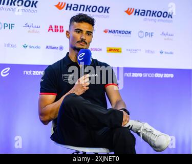 LONDRA, REGNO UNITO. 19 lug, 24. Pascal Wehrlein del TAG Heuer Porsche Formula e Team alla driver's Press Conference durante l'e-Prix ABB FIA Formula e 2024 Hankook London all'Excel di venerdì 19 luglio 2024 a LONDRA, INGHILTERRA. Crediti: Taka G Wu/Alamy Live News Foto Stock