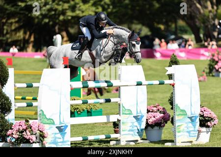 Max Kühner d'Austria con EIC Quantum Robin V durante il CSI5* Prix Mars & Co al Jumping International de Dinard il 19 luglio 2024, Dinard, Francia (foto di Maxime David - MXIMD Pictures) Foto Stock