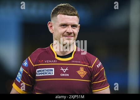 Huddersfield, Inghilterra - 19 luglio 2024 - Olly Russell (23) di Huddersfield Giants celebra la vittoria di Huddersfield Giants. Rugby League Betfred Super League , Huddersfield Giants vs Salford Red Devils al John Smith's Stadium, Huddersfield, UK Dean Williams Foto Stock