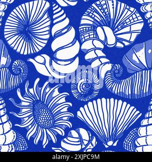 Motivo a conchiglia blu azzurro bianco con sfondo batik senza cuciture in lino, moderno cottage costiero sulla spiaggia rustico stampa a conchiglia design a motivi per la casa Foto Stock
