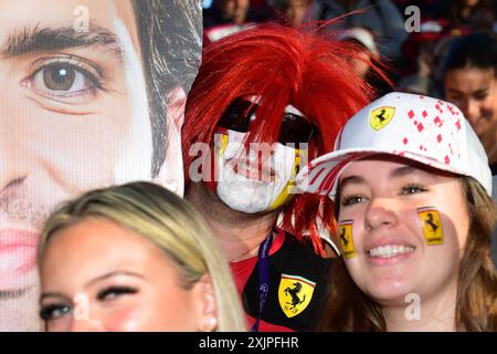 Giorno 1 del Gran Premio di Formula 1 australiano Rolex 2024 presso il circuito di Albert Park, Melbourne, Victoria, il 21 marzo 2024. Appassionati di F1 che mostrano la loro passione... Foto Stock