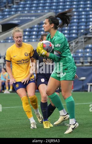 Seattle, Stati Uniti. 19 luglio 2024. Il portiere del Seattle Reign FC Laurel Ivory (18) salta contro gli Utah Royals in una partita della NWSL x LIGA MX Femenil Summer Cup al Lumen Field di Seattle, Washington, il 19 luglio 2024. (Foto di Nate Koppelman/Sipa USA) credito: SIPA USA/Alamy Live News Foto Stock