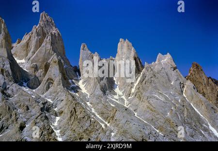 Le vette a est di Cerro Torre, e viste da Cerro Torre, nel parco nazionale Los Glaciares, Patagonia, provincia di Santa Cruz, Argentina, Sud America. Foto Stock