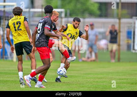 Hoeven, Paesi Bassi. 20 luglio 2024. HOEVEN, 20-07-2024. Sportpark Achter 't Hof. Partita amichevole della stagione calcistica olandese Eredivisie 2024-2025. Giocatore NAC Chakir Chouradi durante la partita NAC - Excelsior (amichevole ). Crediti: Pro Shots/Alamy Live News Foto Stock