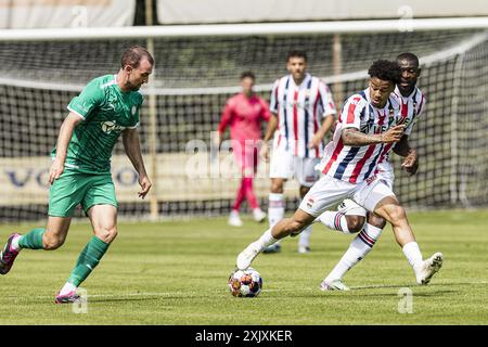 LOON OP ZAND - 20-07-2024. Sportpark De Klokkenberg. Eredivisie voetbal. Stagione 2024-2025. Pre-stagione, Willem II - Lommel SK (amichevole). Il giocatore di Willem II Emilio Kehrer, Lucas Schoofs Foto Stock