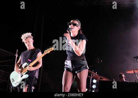 Lanciano, Italia. 19 luglio 2024. La cantante italiana Emma Marrone si esibisce durante un concerto con il suo "Summer Tour 2024" al Villa delle Rose Park di Lanciano. (Foto di Elena Vizzoca/SOPA Images/Sipa USA) credito: SIPA USA/Alamy Live News Foto Stock