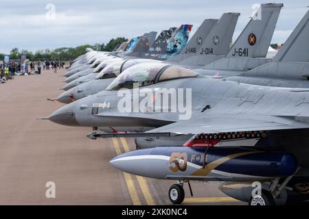 Cirencester, Regno Unito. 20 luglio 2024. Gli F-16 Fighting Falcon 50th Anniversary schierarono durante il Royal International Air Tattoo 2024 presso RAF Fairford, Cirencester, Regno Unito, 20 luglio 2024 (foto di Cody Froggatt/News Images) a Cirencester, Regno Unito, il 7/20/2024. (Foto di Cody Froggatt/News Images/Sipa USA) credito: SIPA USA/Alamy Live News Foto Stock