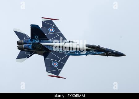 Cirencester, Regno Unito. 20 luglio 2024. McDonnell Douglas CF-188A Hornet del 425 TACTICAL FIGHTER SQUADRON/CF-18 TEAM DEMO Royal Canadian Air Force durante il Royal International Air Tattoo 2024 presso RAF Fairford, Cirencester, Regno Unito, 20 luglio 2024 (foto di Cody Froggatt/News Images) a Cirencester, Regno Unito, il 20/7/2024. (Foto di Cody Froggatt/News Images/Sipa USA) credito: SIPA USA/Alamy Live News Foto Stock