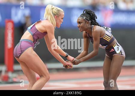 Londra, Regno Unito. 20 luglio 2024. Keely HODGKINSON vince i 800 m femminili durante il Wanda Diamond League London Athletics Meet al London Stadium, Queen Elizabeth Olympic Park, Londra, Inghilterra, il 20 luglio 2024. Foto di Phil Hutchinson. Solo per uso editoriale, licenza richiesta per uso commerciale. Non utilizzare in scommesse, giochi o pubblicazioni di singoli club/campionato/giocatori. Crediti: UK Sports Pics Ltd/Alamy Live News crediti: UK Sports Pics Ltd/Alamy Live News Foto Stock