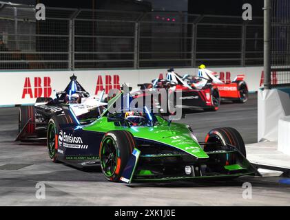 Sebastien Buemi di Envision Racing nel primo giorno dell'e-Prix di Londra di Hankook 2024 all'Excel Circuit di Londra. Data foto: Sabato 20 luglio 2024. Foto Stock