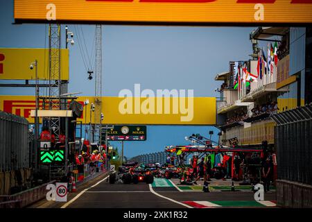 Pit Lane/Box, durante il GP d'Ungheria, Budapest 18-21 luglio 2024 Formula 1 World Championship 2024. Foto Stock