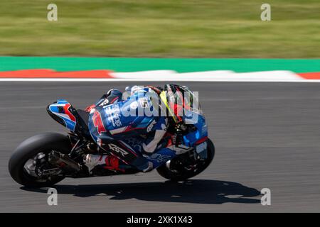 Richard Kerr British Super Bikes durante le FP1 a Brands Hatch 2024 Foto Stock