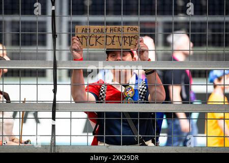 Londra, Royaume University. 20 luglio 2024. Tifosi durante l'ePrix di Londra 2024 di Hankook, decimo incontro del Campionato Mondiale ABB FIA Formula e 2023-24, sull'Excel London dal 18 al 21 giugno 2024 a Londra, Regno Unito - foto Javier Jimenez/DPPI Credit: DPPI Media/Alamy Live News Foto Stock