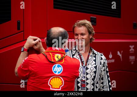 Nico Rosberg (Deutschland, Ex Rennfahrer) spricht mit Frederic Vasseur (Scuderia Ferrari HP, Teamchef), HUN, Formel 1 Weltmeisterschaft, Grand Prix von Ungarn, Hungaroring, Qualifying, 20.07.2024 foto: Eibner-Pressefoto/Michael Memmler Foto Stock