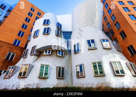 Cambridge, Massachusetts, USA - 8 novembre 2023: Stato Center, Ray and Maria Stata Center, nel campus del Massachusetts Institute of Technology MIT. Foto Stock