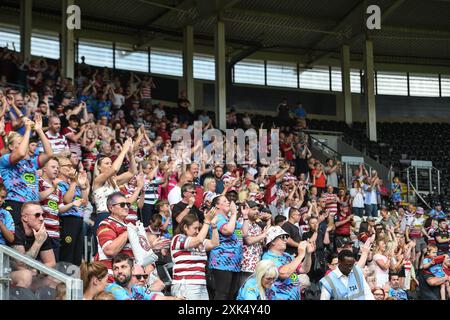 Hull, Inghilterra - 20 luglio 2024 - fan dei Wigan Warriors. Rugby League Betfred Super League , Hull FC vs Wigan Warriors al MKM Stadium, Hull, UK Dean Williams Foto Stock