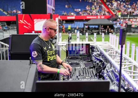 Rotterdam, Paesi Bassi. 21 luglio 2024. Rotterdam - DJ durante il Feyenoord Festival 2024 allo Stadion Feijenoord De Kuip il 21 luglio 2024 a Rotterdam, Paesi Bassi. Credito: Foto Box to Box/Alamy Live News Foto Stock