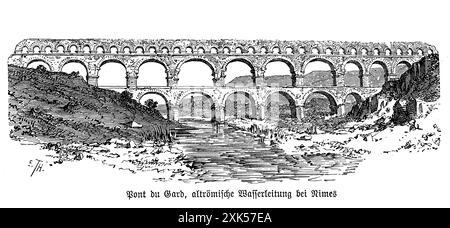 Il Pont du Gard è un notevole acquedotto romano situato a Nîmes, in Francia. Costruita nel i secolo d.C., questa meraviglia architettonica si estende lungo il fiume Gardon e si erge a testimonianza dell'abilità ingegneristica dei Romani. Composto da tre livelli di archi, l'acquedotto trasportava acqua per oltre 50 chilometri fino alla colonia romana di Nemausus (l'attuale Nîmes). La sua grande scala e la struttura duratura riflettono le tecniche avanzate e la sensibilità estetica di architetti e ingegneri romani. Foto Stock