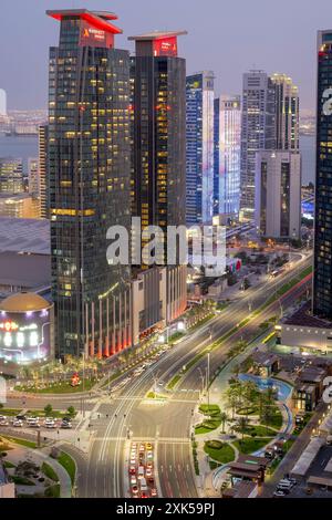 Bellissimo paesaggio urbano di West Bay aera. Marriott Marques Hotel Doha City Center Foto Stock