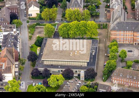 Luftbild, Saalbau, Events und Veranstaltungen, Altstadt, Bottrop, Ruhrgebiet, Nordrhein-Westfalen, Deutschland ACHTUNGxMINDESTHONORARx60xEURO *** Vista aerea, Saalbau, eventi e funzioni, città vecchia, Bottrop, zona della Ruhr, Renania settentrionale-Vestfalia, Germania ATTENTIONxMINDESTHONORARx60xEURO Foto Stock