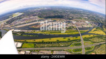 Luftbild, Duisburger Hafen, duisport fish-eye, Duisburg-Nord Hafengebiet mit Ölinsel, Kohleninsel und Schrottinsel, Autobahn A59 und Autobahn A40 mit Autobahnkreuz Duisburg, Fluss Ruhr und Rhein-Herne-Kanal, Links der Fluss Rhein und Fluss Ruhr Mündungsgebiet, Erdkugnael 360 Tiny World, Little Planet, Fisheye Bild, Ruhrort, Duisburg, Ruhrgebiet, Nordrhein-Westfalen, Deutschland ACHTUNGxMINDESTHONORARx60xEURO *** Vista aerea, porto di Duisburg, duisport fish eye, Duisburg North Harbour area con isola petrolifera, isola del carbone e isola dei rottami, autostrada Foto Stock