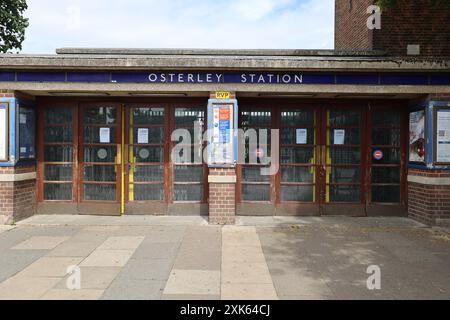 Stazione della metropolitana di Osterley London Foto Stock