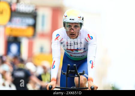 Bene, Francia. 21 luglio 2024. Il francese Thomas Gachignard di TotalEnergies taglia il traguardo della 21a tappa, tappa finale del Tour de France 2024, gara ciclistica individuale da Monaco a Nizza (33, 7 km) domenica 21 luglio 2024. La 111a edizione del Tour de France inizia sabato 29 giugno e si concluderà a Nizza, in Francia, il 21 luglio. BELGA FOTO DAVID PINTENS credito: Belga News Agency/Alamy Live News Foto Stock