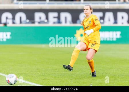 Bridgeview, Illinois, Stati Uniti. 20 luglio 2024. Il portiere del NJ/NY Gotham FC Cassie Miller (38) calcia la palla durante la partita di calcio della NWSL tra il NJ/NY Gotham FC e i Chicago Red Stars al SeatGeek Stadium di Bridgeview, Illinois. John Mersits/CSM/Alamy Live News Foto Stock