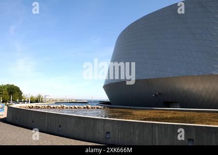 Kastrup/Copenhagen/ Denmark/21 luglio 2024/.Modern desigh and archtectue of Copenhagen Palnetarium in Kastrup, vicino alla spiaggia del parco Kastrup habour e amager Strand e all'aeroporto di Copenhagen nella capitale danese kastruop Copenhagen. (Foto. Francis Joseph Dean/Dean Pictures) (non per uso commerciale) Foto Stock