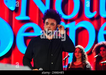 Pescara, Italia. 20 luglio 2024. Enrico Melozzi si esibisce durante la notte dei Serpenti, un concerto ideato e diretto dal Maestro Enrico Melozzi, a Pescara, il 20 luglio 2024. (Foto di Andrea Iommarini/NurPhoto) credito: NurPhoto SRL/Alamy Live News Foto Stock