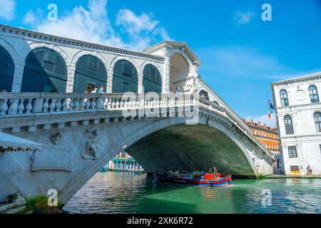 Venezia, Italia - 4 giugno 2024: Ponte di Rialto. Foto Stock