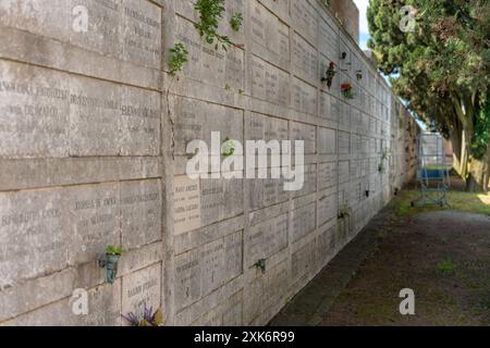 Venezia, Italia - 4 giugno 2024: Cimitero di San Michele - Cimitero di San Michele - sull'omonima piccola isola. Foto Stock