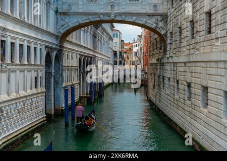 Venezia, Italia - 4 giugno 2024: Il ponte dei sospiri. Foto Stock