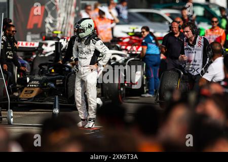 PITT Brad (USA), attore che interpreta Sonny Hayes, pilota del fittizio team APX GP nel film Apex F1 di Apple Studios / Bruckheimer Films, ritratto durante il Gran Premio d'Ungheria di Formula 1 2024, 13° round del Campionato del mondo di Formula 1 2024 dal 19 al 21 luglio, 2024 sull'Hungaroring, a Mogyorod, Ungheria Foto Stock