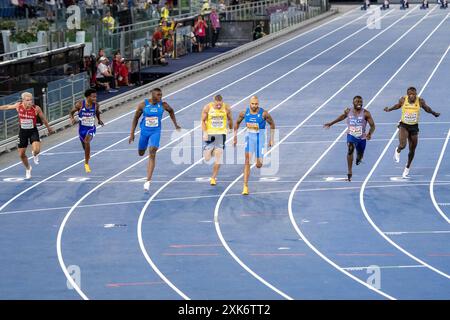 Lamont Marcell Jacobs (Italia) ha vinto la medaglia d'oro maschile dei 100 m ai Campionati europei di atletica leggera Roma 2024, Stadio Olimpico di Roma, Italia Foto Stock