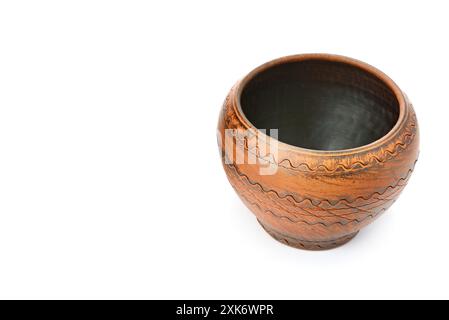 Vaso in ceramica isolato su sfondo bianco. Spazio libero per il testo. Foto Stock